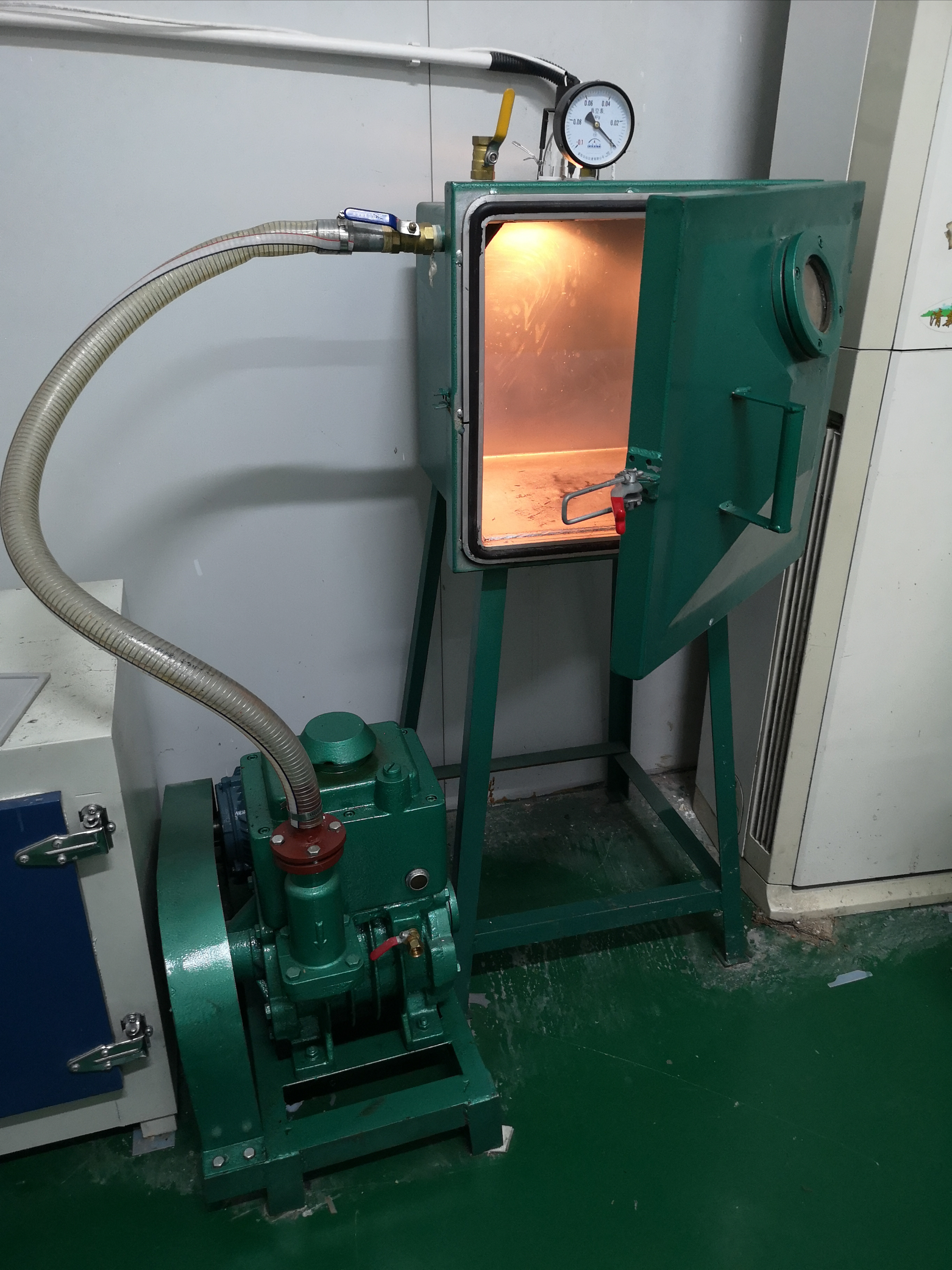 如何操作工藝品模具硅膠翻模？